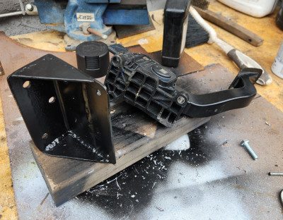 throttle mount.jpg
