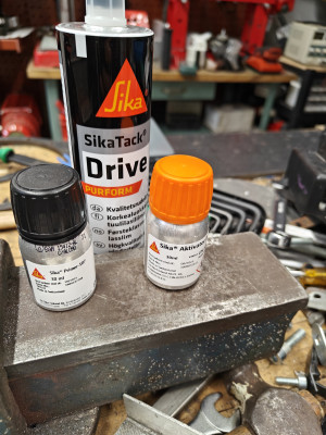 Windshield gluing kit.jpg