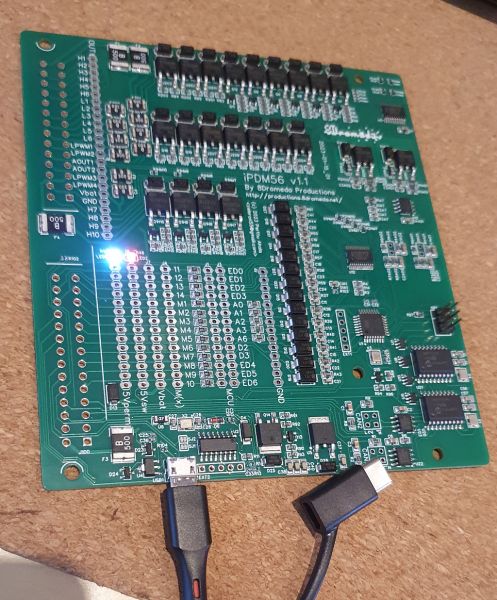 File:IPDM56 USB power up.jpg