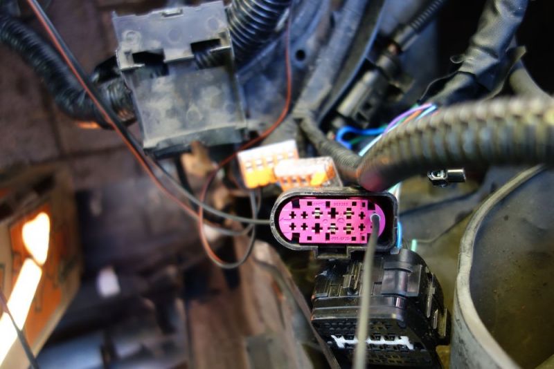 File:Motor connector.jpg