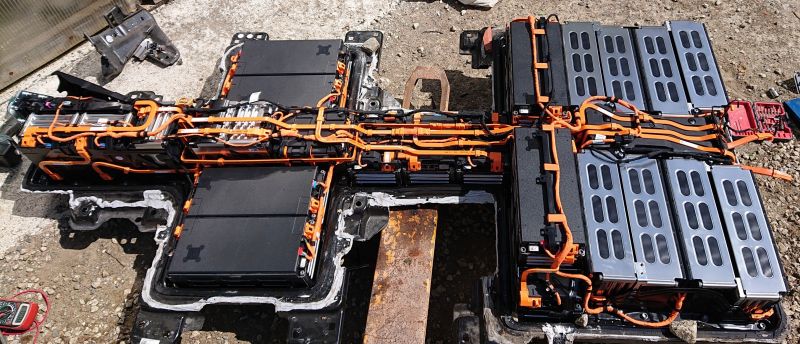 File:E-Golf pack cover off 2.jpg