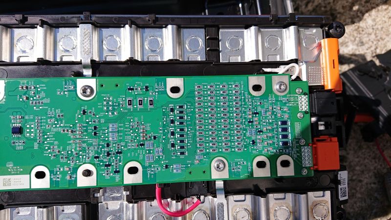 File:E-Golf Slave board part 2.jpg